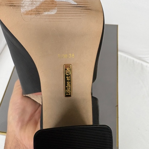 Louise et Cie Black Leather Peep-Toe Mules NWB - Picture 3 of 5